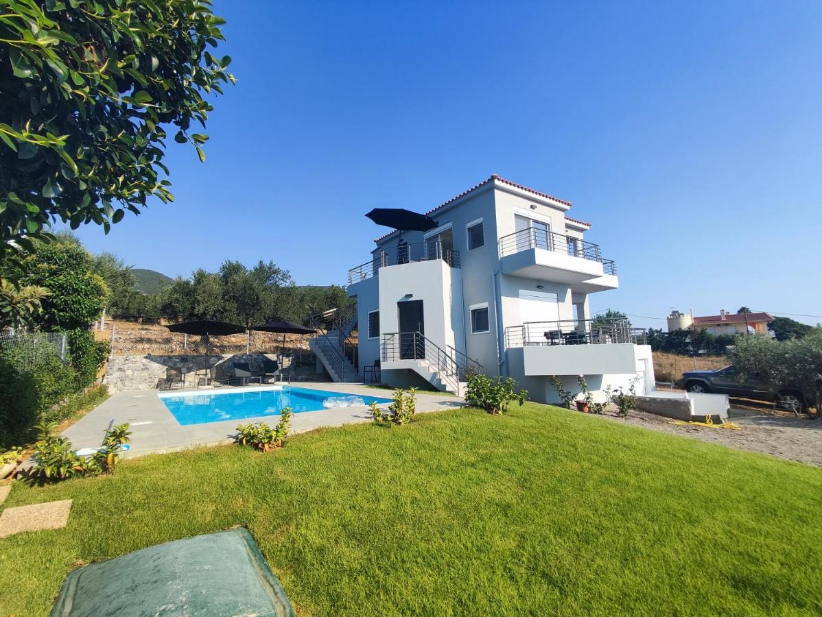 Evilenia Luxury Apartments Calamata Exterior foto
