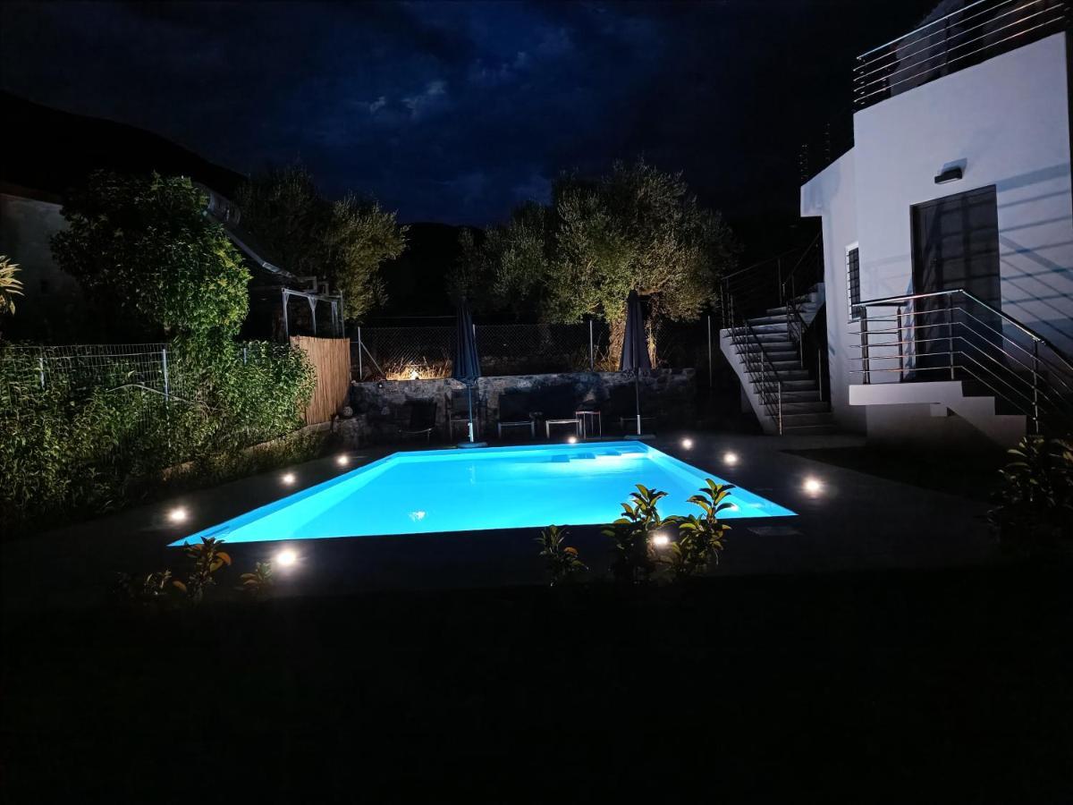 Evilenia Luxury Apartments Calamata Exterior foto